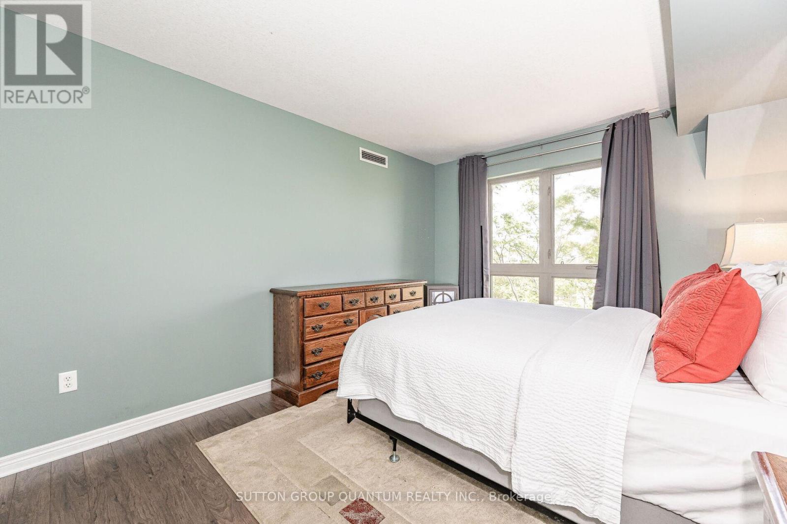 313 - 56 Kerman Avenue S, Grimsby, Ontario  L3M 0A1 - Photo 12 - X12435348