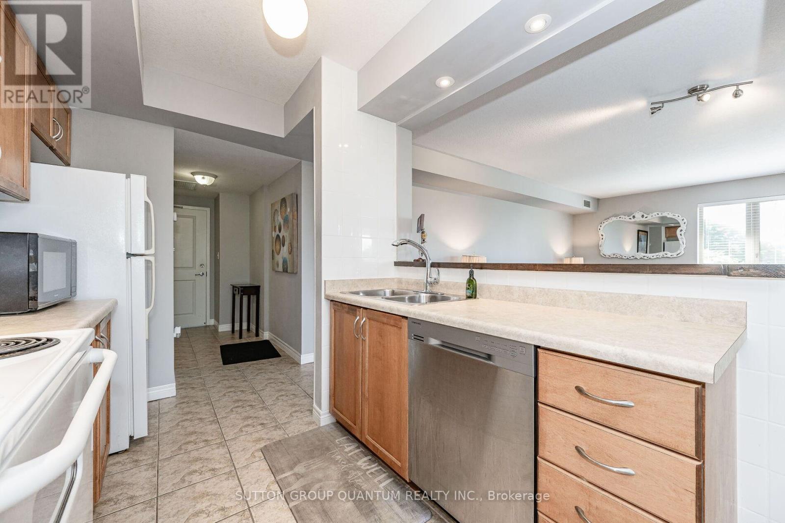 313 - 56 Kerman Avenue S, Grimsby, Ontario  L3M 0A1 - Photo 17 - X12435348