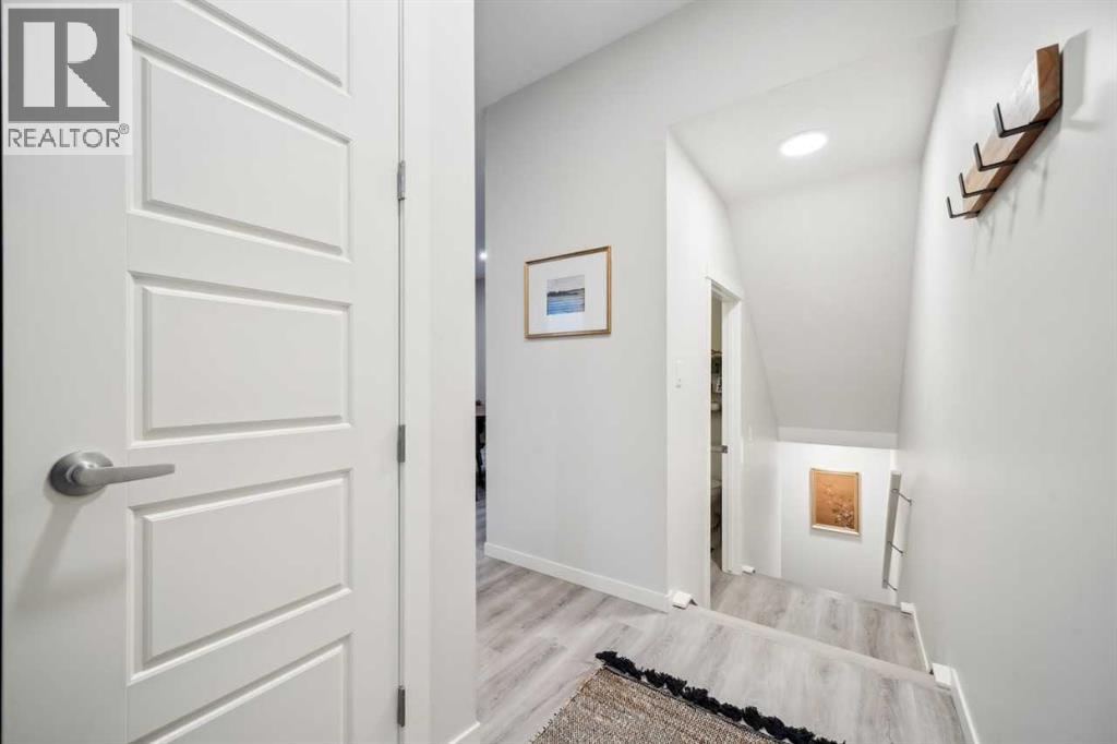 210 Vantage Drive, Cochrane, Alberta  T4C 3G5 - Photo 3 - A2260116