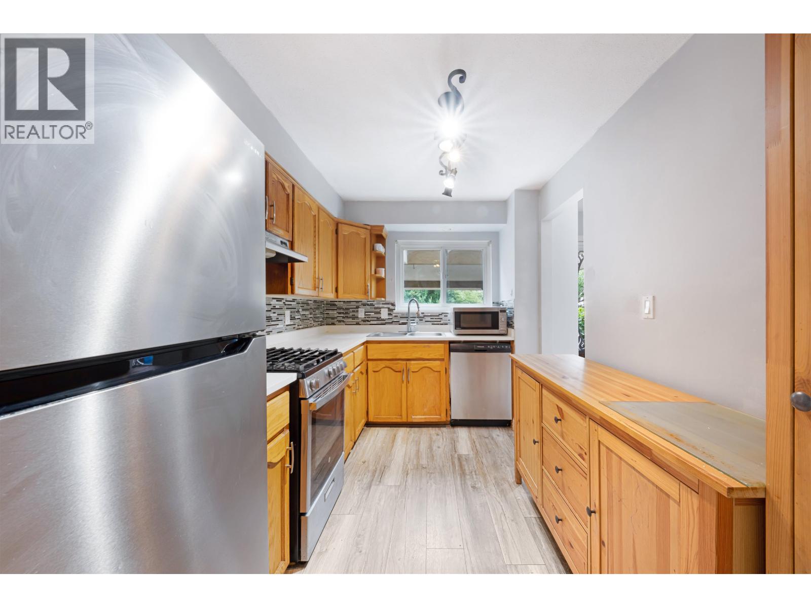 11699 Fulton Street, Maple Ridge, British Columbia  V2X 6L3 - Photo 4 - R3053618