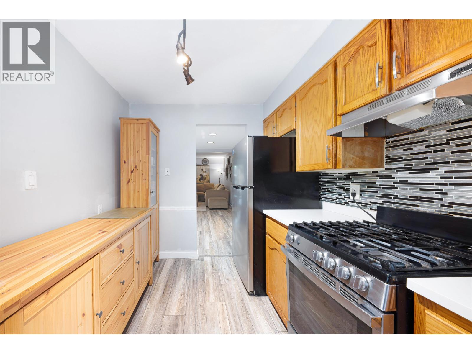 11699 Fulton Street, Maple Ridge, British Columbia  V2X 6L3 - Photo 3 - R3053618