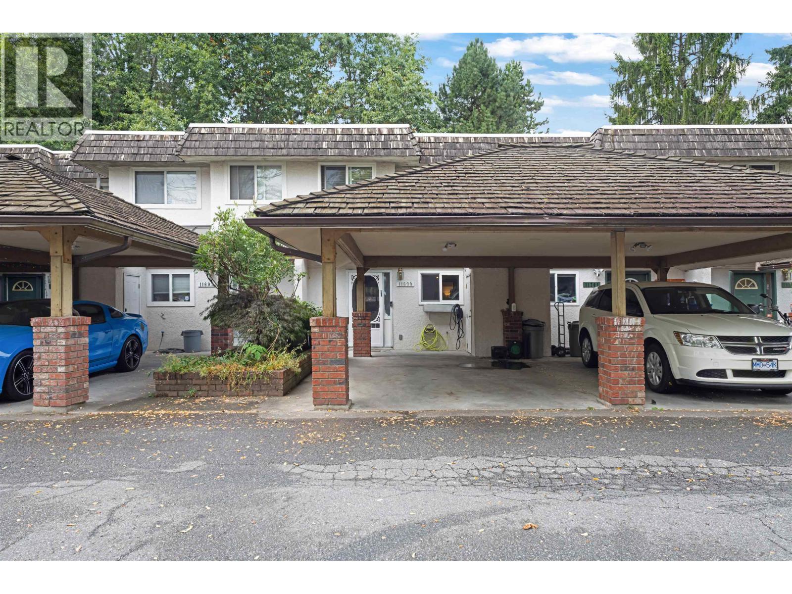 11699 Fulton Street, Maple Ridge, British Columbia  V2X 6L3 - Photo 1 - R3053618