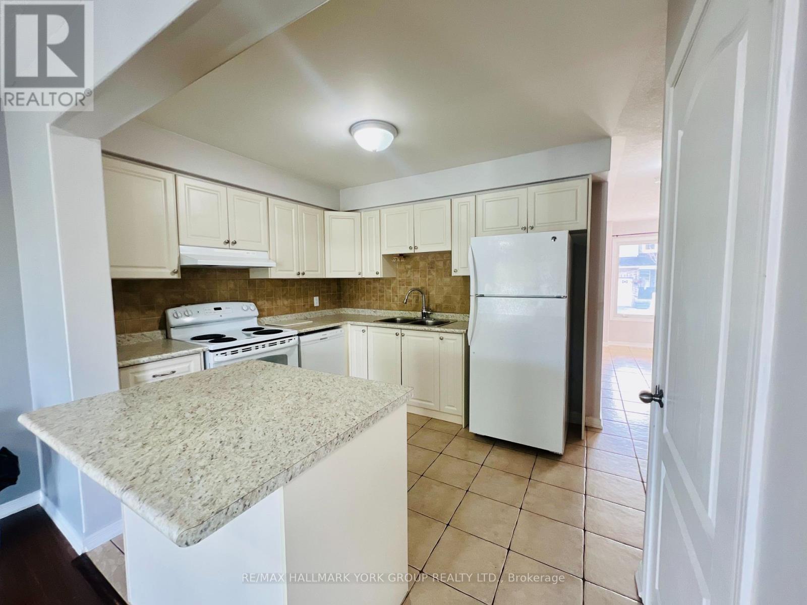 9 - 75 Prince William Way, Barrie, Ontario  L4N 0Y9 - Photo 3 - S12431327