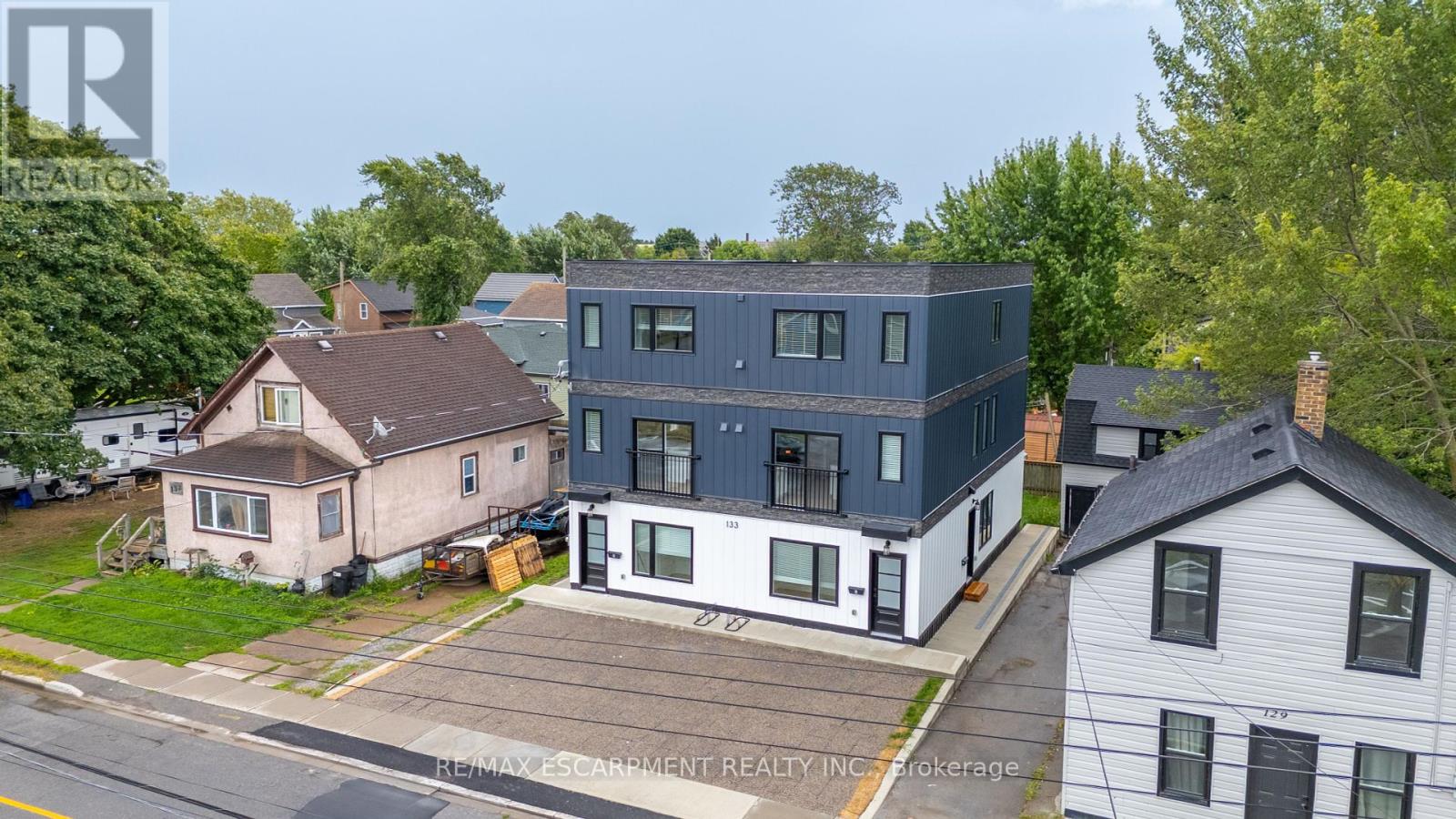 B - 133 Durham Street, Port Colborne, Ontario  L3K 1E1 - Photo 15 - X12435234
