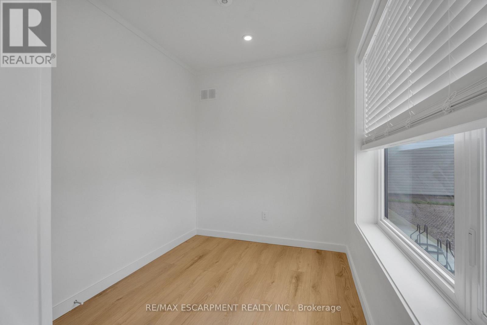 C - 133 Durham Street, Port Colborne, Ontario  L3K 1E1 - Photo 9 - X12434964