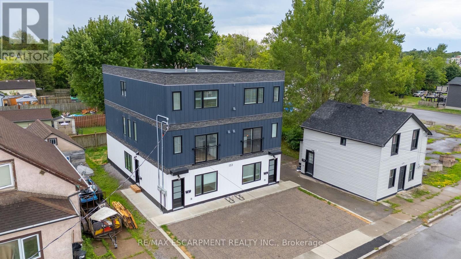 B - 133 Durham Street, Port Colborne, Ontario  L3K 1E1 - Photo 17 - X12435234