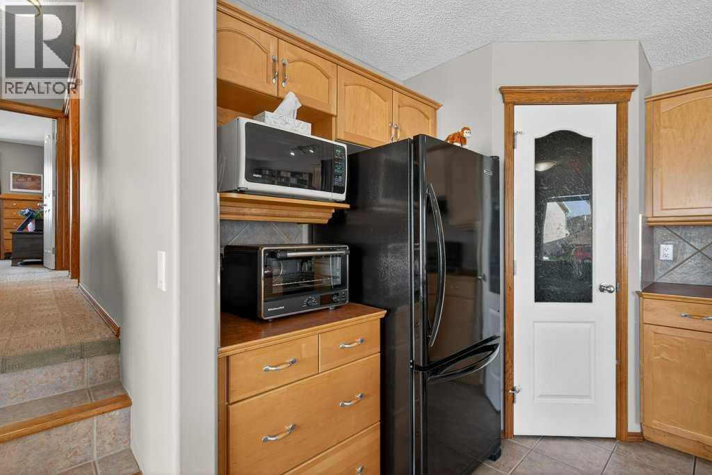 136 Hidden Hills Place Nw, Calgary, Alberta  T3A 6E2 - Photo 12 - A2254357
