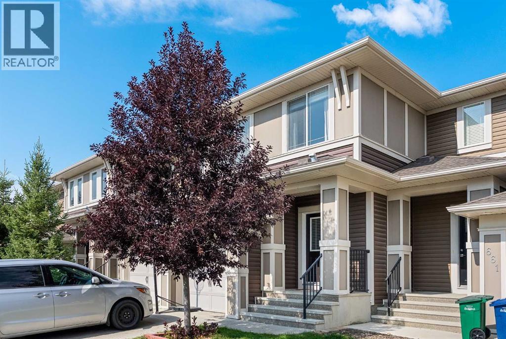 665 Hillcrest Road Sw, Airdrie, Alberta  T4B 4C7 - Photo 3 - A2257131