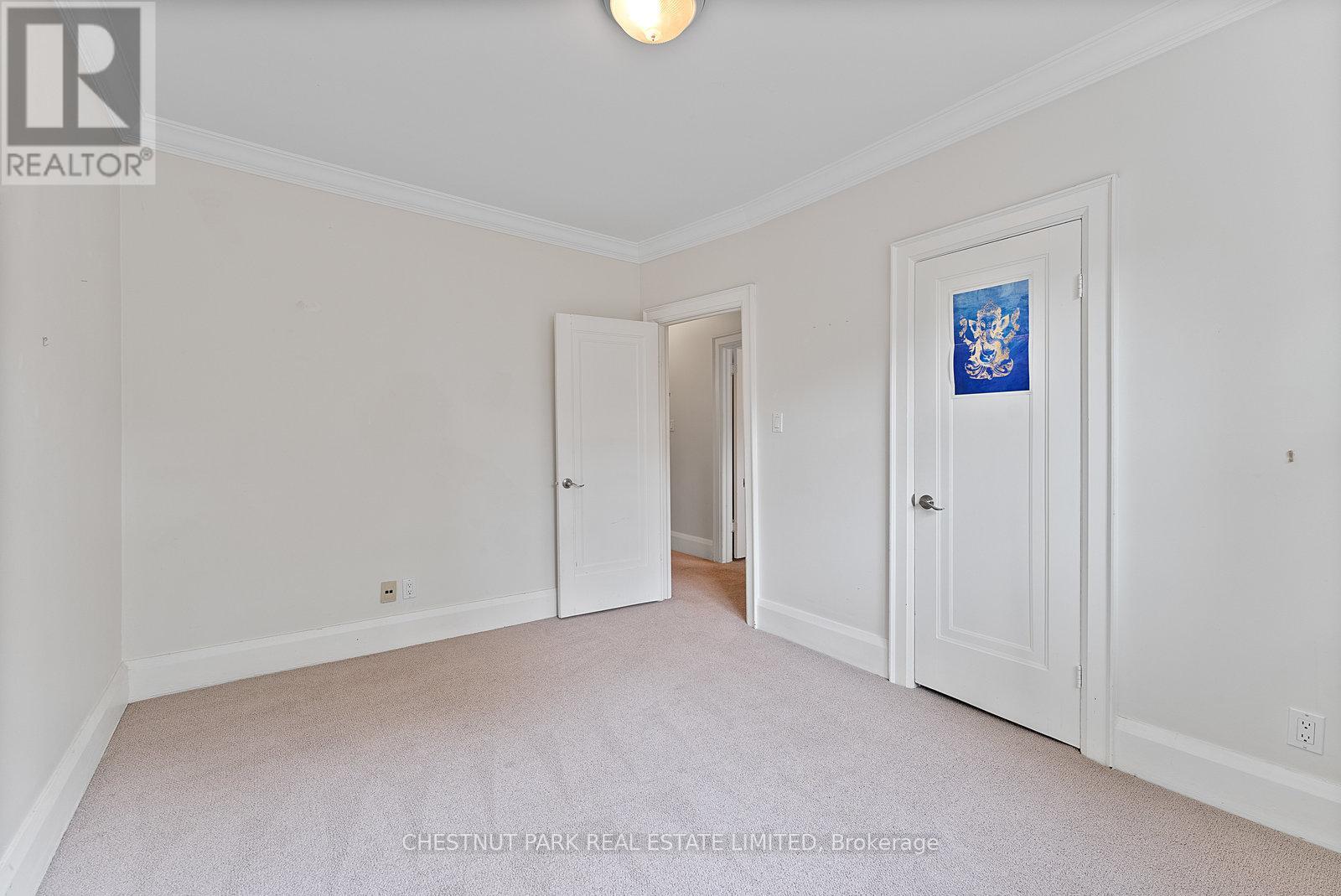 Upper - 472 Oriole Parkway, Toronto, Ontario  M5P 2H8 - Photo 14 - C12435470