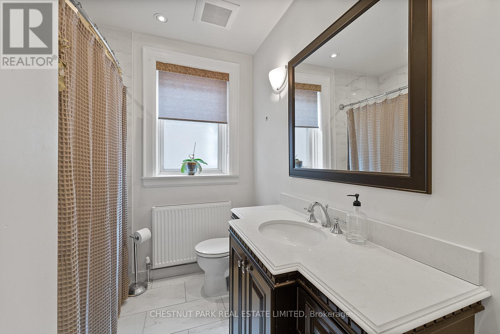 Upper - 472 Oriole Parkway, Toronto, Ontario  M5P 2H8 - Photo 17 - C12435470