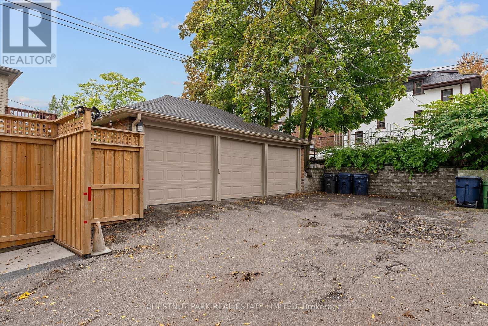 Upper - 472 Oriole Parkway, Toronto, Ontario  M5P 2H8 - Photo 20 - C12435470