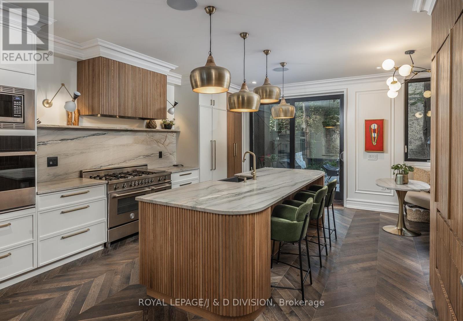 40 Bernard Avenue, Toronto, Ontario  M5R 1R2 - Photo 11 - C12435486