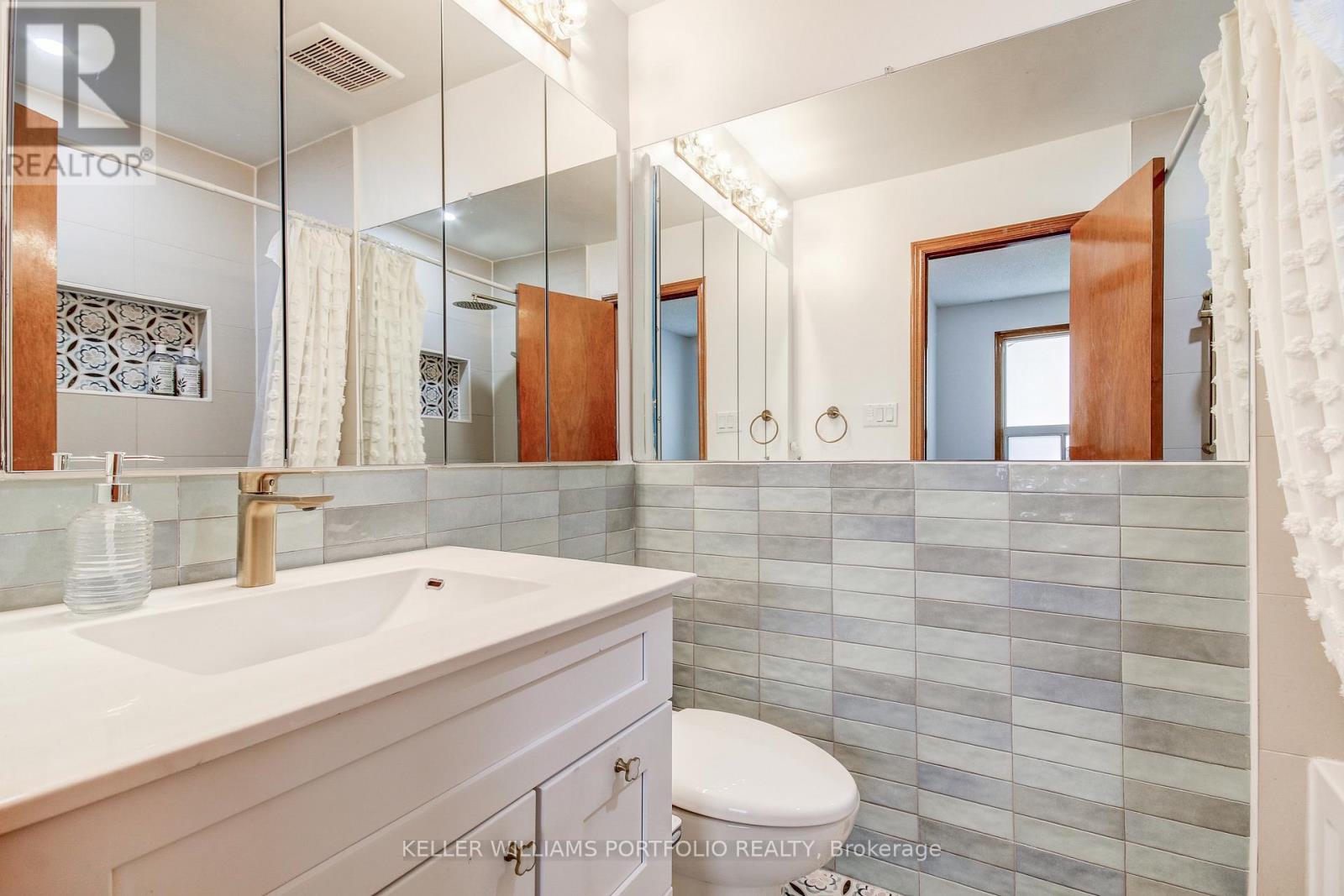 108 Clovelly Avenue, Toronto, Ontario  M6E 2E6 - Photo 17 - C12435490