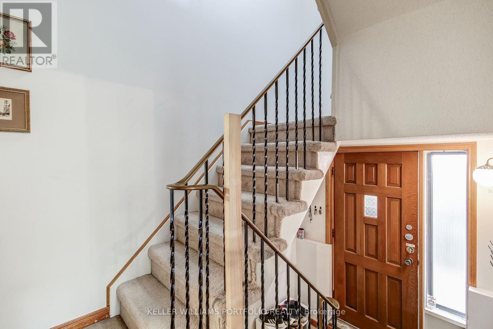 108 Clovelly Avenue, Toronto, Ontario  M6E 2E6 - Photo 21 - C12435490