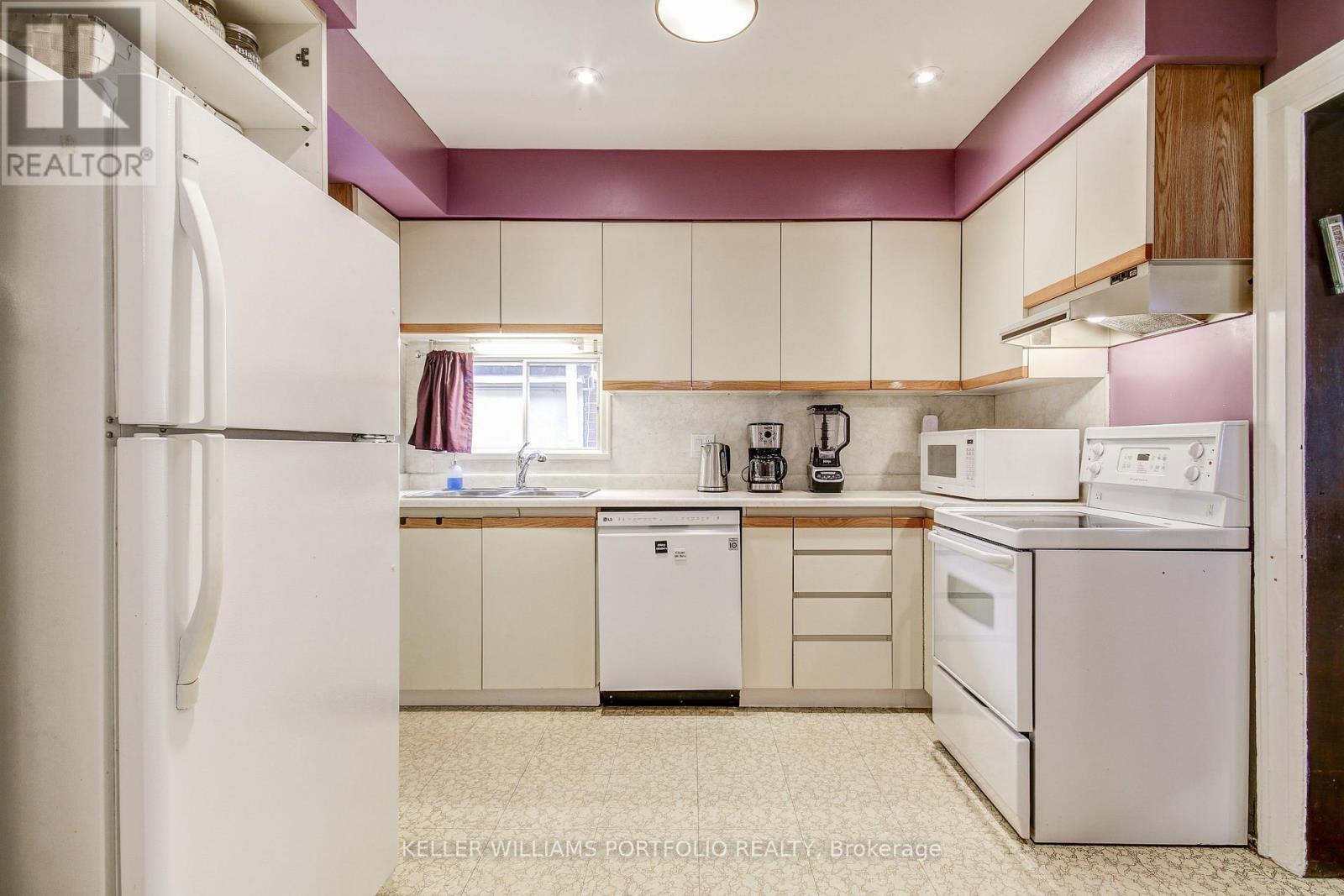 108 Clovelly Avenue, Toronto, Ontario  M6E 2E6 - Photo 7 - C12435490
