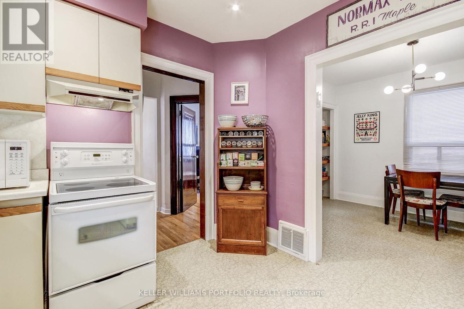 108 Clovelly Avenue, Toronto, Ontario  M6E 2E6 - Photo 9 - C12435490