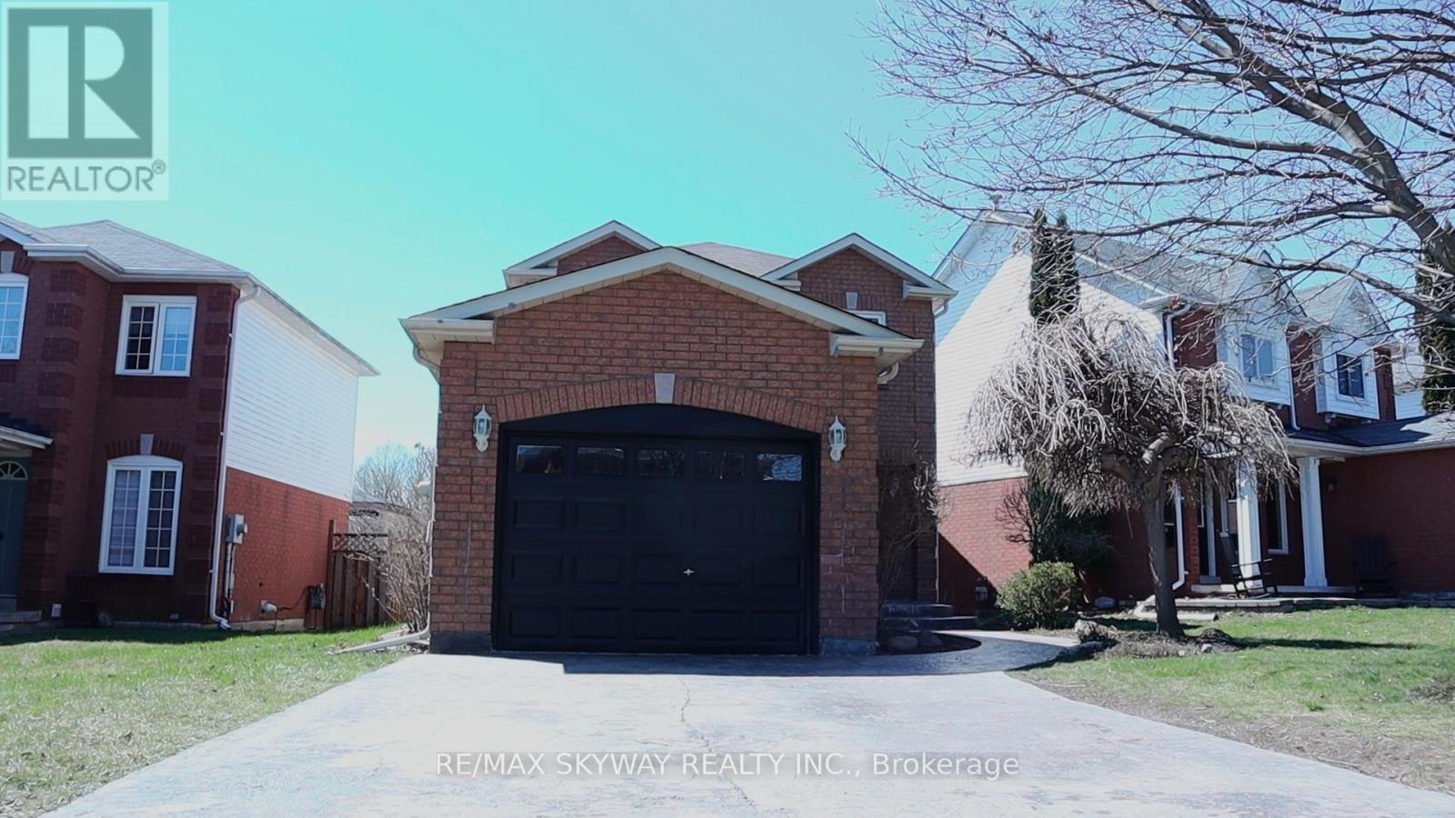 10 Elephant Hill Drive, Clarington, Ontario  L1C 4M5 - Photo 3 - E12435428