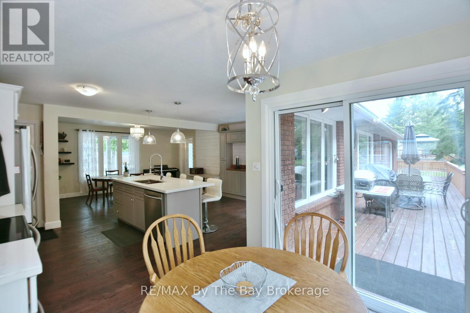 185 Oxbow Park Drive, Wasaga Beach, Ontario  L9Z 2V7 - Photo 15 - S12435508