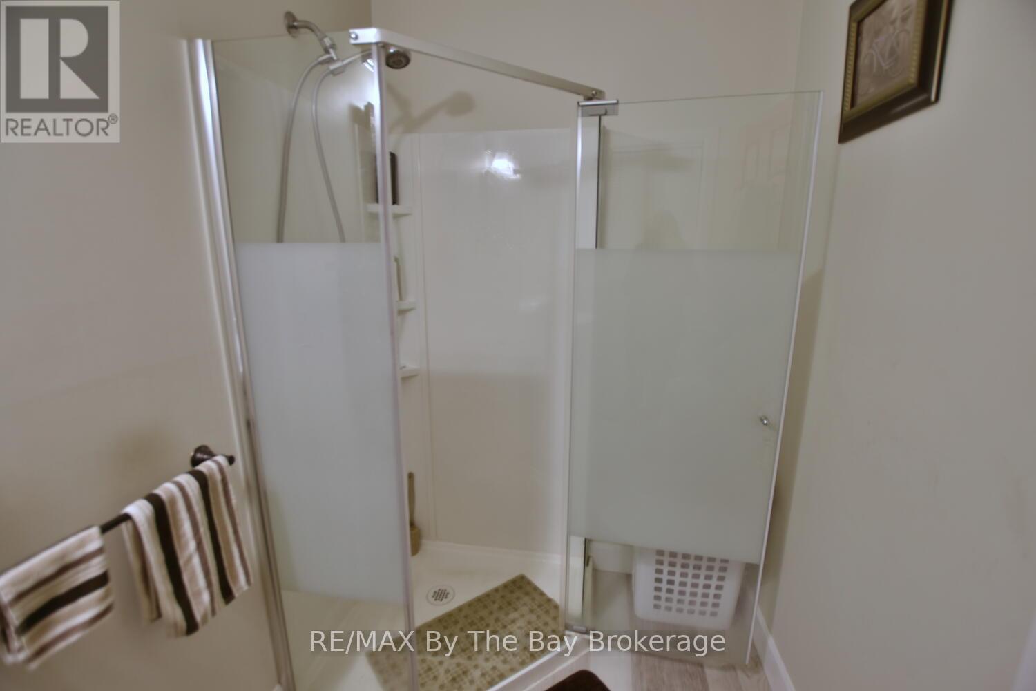 185 Oxbow Park Drive, Wasaga Beach, Ontario  L9Z 2V7 - Photo 26 - S12435508