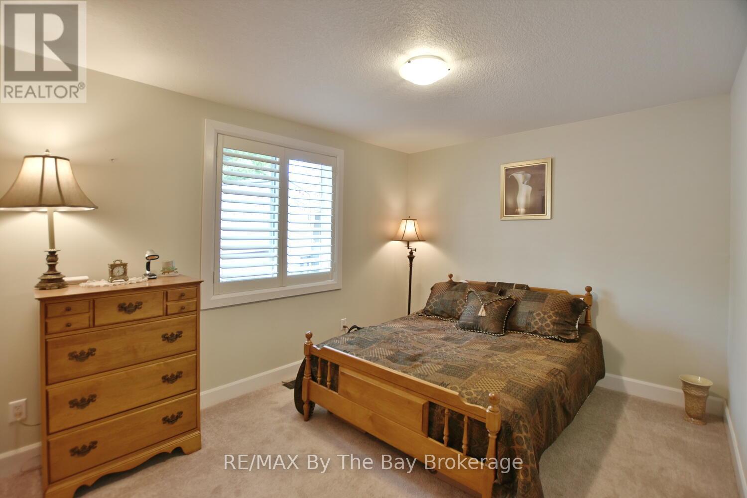 185 Oxbow Park Drive, Wasaga Beach, Ontario  L9Z 2V7 - Photo 28 - S12435508