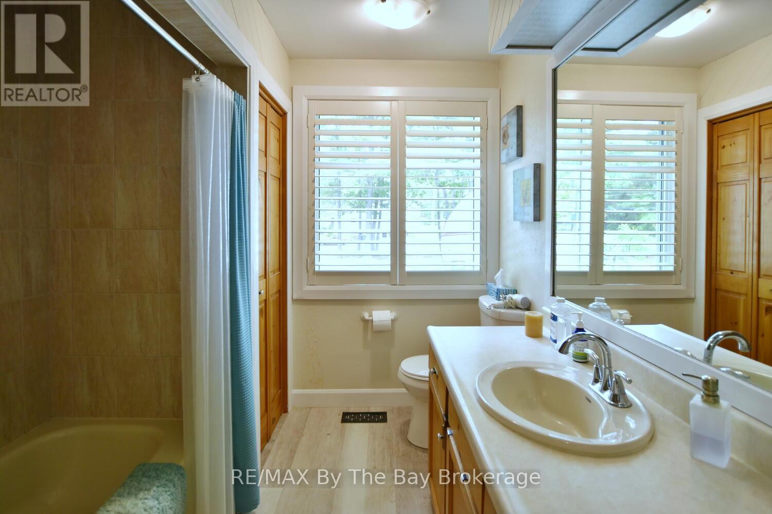 185 Oxbow Park Drive, Wasaga Beach, Ontario  L9Z 2V7 - Photo 30 - S12435508