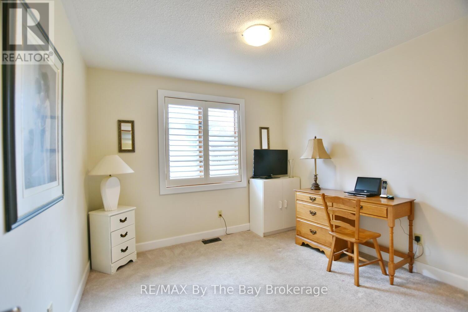 185 Oxbow Park Drive, Wasaga Beach, Ontario  L9Z 2V7 - Photo 31 - S12435508