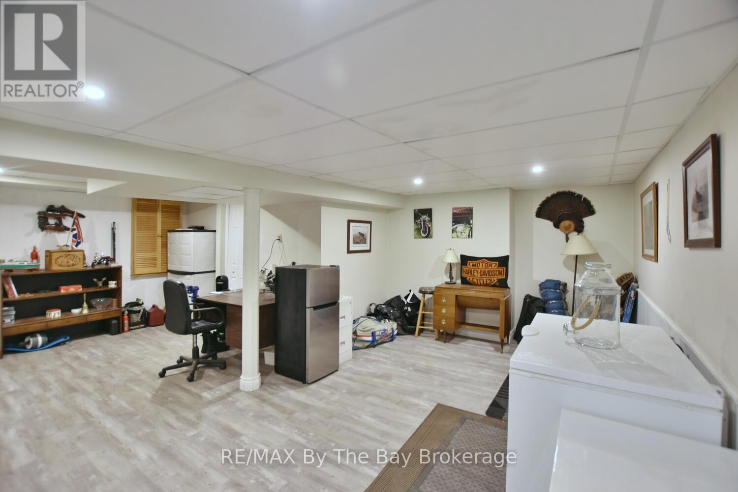 185 Oxbow Park Drive, Wasaga Beach, Ontario  L9Z 2V7 - Photo 33 - S12435508