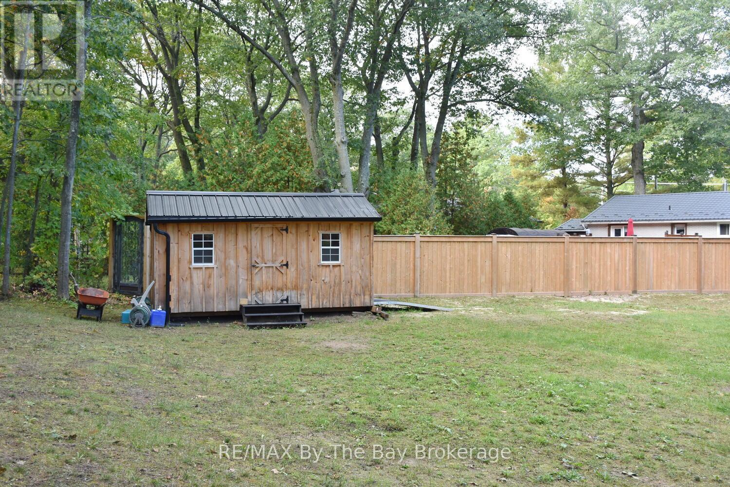 185 Oxbow Park Drive, Wasaga Beach, Ontario  L9Z 2V7 - Photo 46 - S12435508