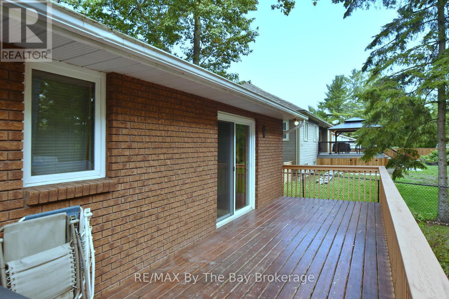 185 Oxbow Park Drive, Wasaga Beach, Ontario  L9Z 2V7 - Photo 47 - S12435508