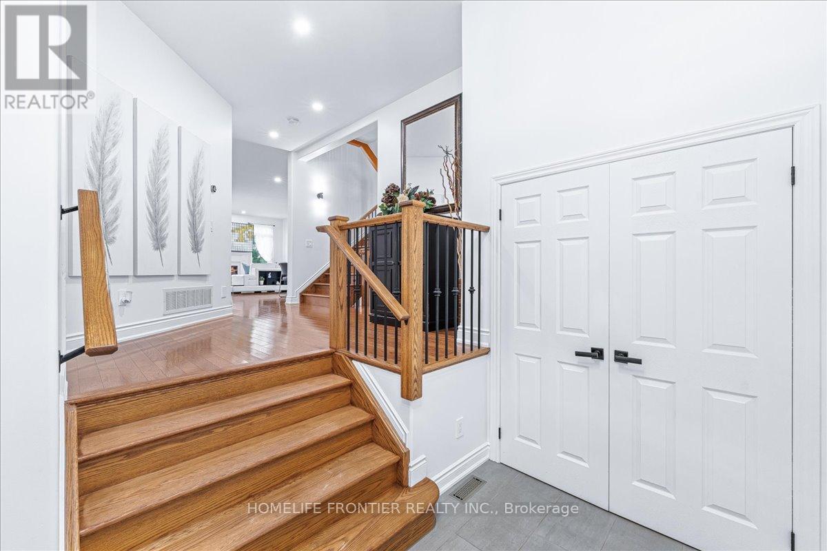 1664 Moyer Avenue, Innisfil, Ontario  L9S 1S8 - Photo 6 - N12435425