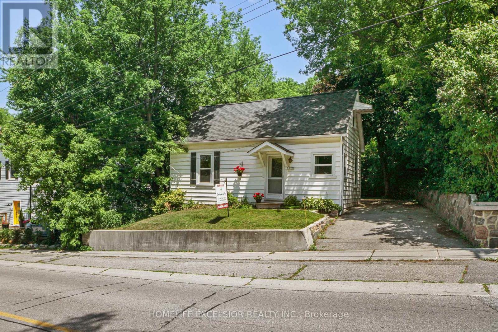 19043 CENTRE STREET, East Gwillimbury, Ontario