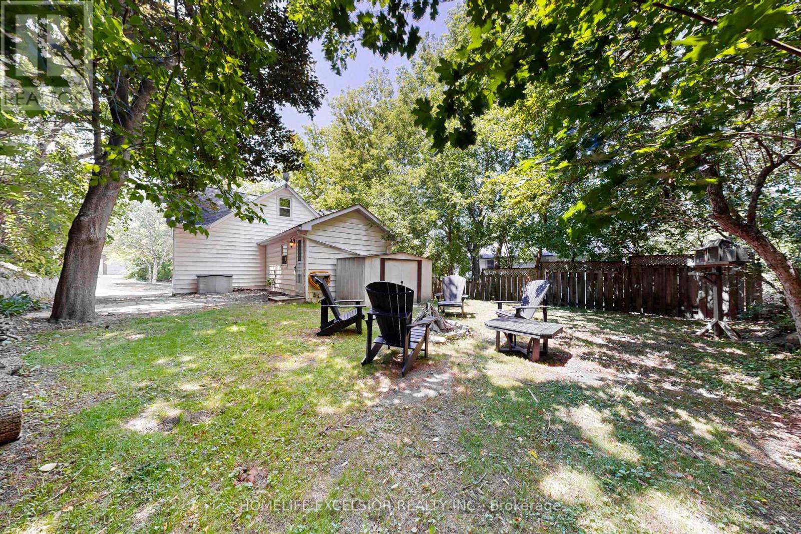 19043 Centre Street, East Gwillimbury, Ontario  L0G 1M0 - Photo 30 - N12435459