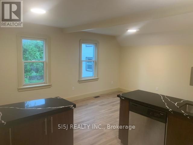 2 - 246 Bradford Street, Barrie, Ontario  L4N 3B6 - Photo 3 - S12435427