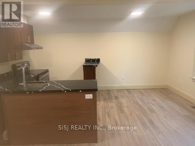 2 - 246 Bradford Street, Barrie, Ontario  L4N 3B6 - Photo 4 - S12435427