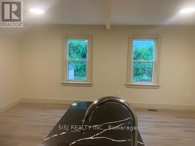 2 - 246 Bradford Street, Barrie, Ontario  L4N 3B6 - Photo 6 - S12435427