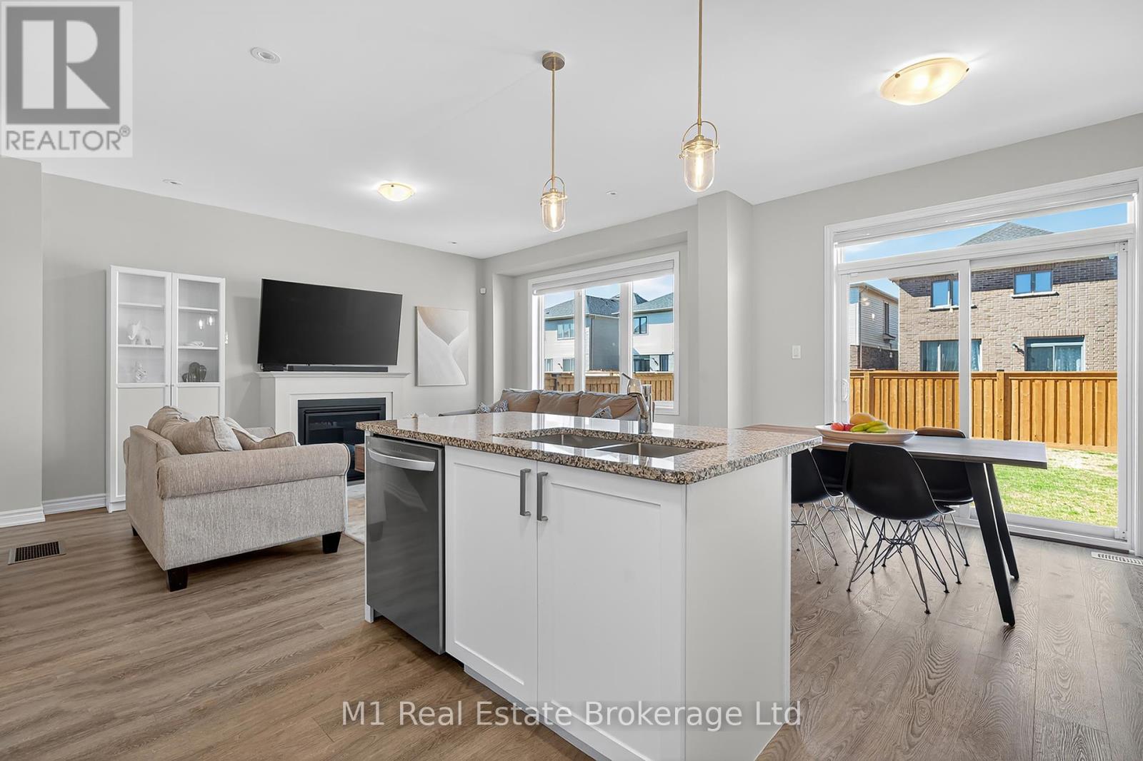 43 Harpin Way W, Centre Wellington, Ontario  N1M 0H7 - Photo 11 - X12435505