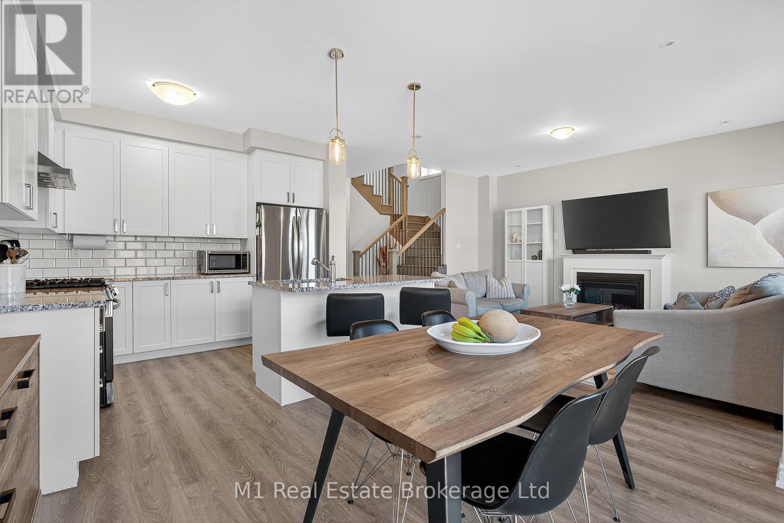 43 Harpin Way W, Centre Wellington, Ontario  N1M 0H7 - Photo 14 - X12435505