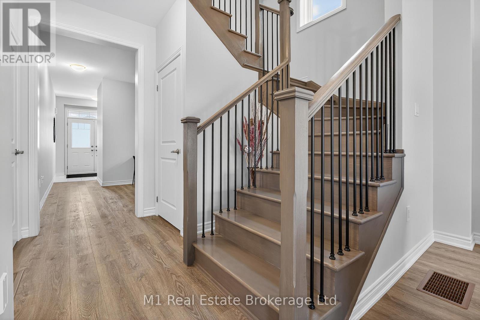 43 Harpin Way W, Centre Wellington, Ontario  N1M 0H7 - Photo 20 - X12435505