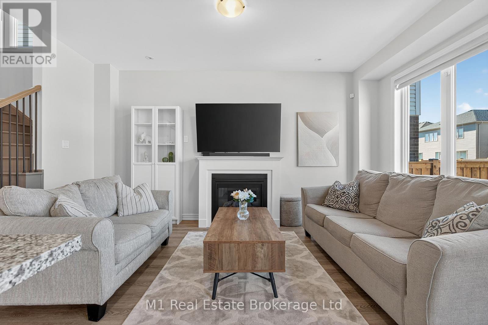 43 Harpin Way W, Centre Wellington, Ontario  N1M 0H7 - Photo 5 - X12435505