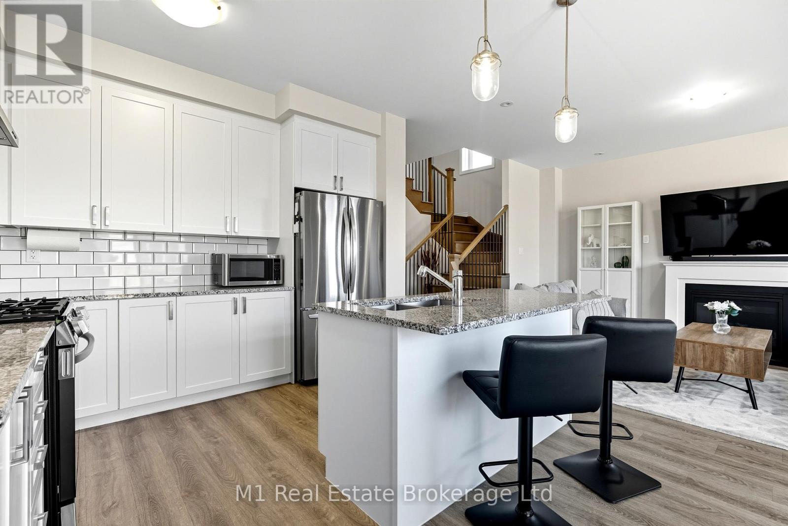 43 Harpin Way W, Centre Wellington, Ontario  N1M 0H7 - Photo 9 - X12435505