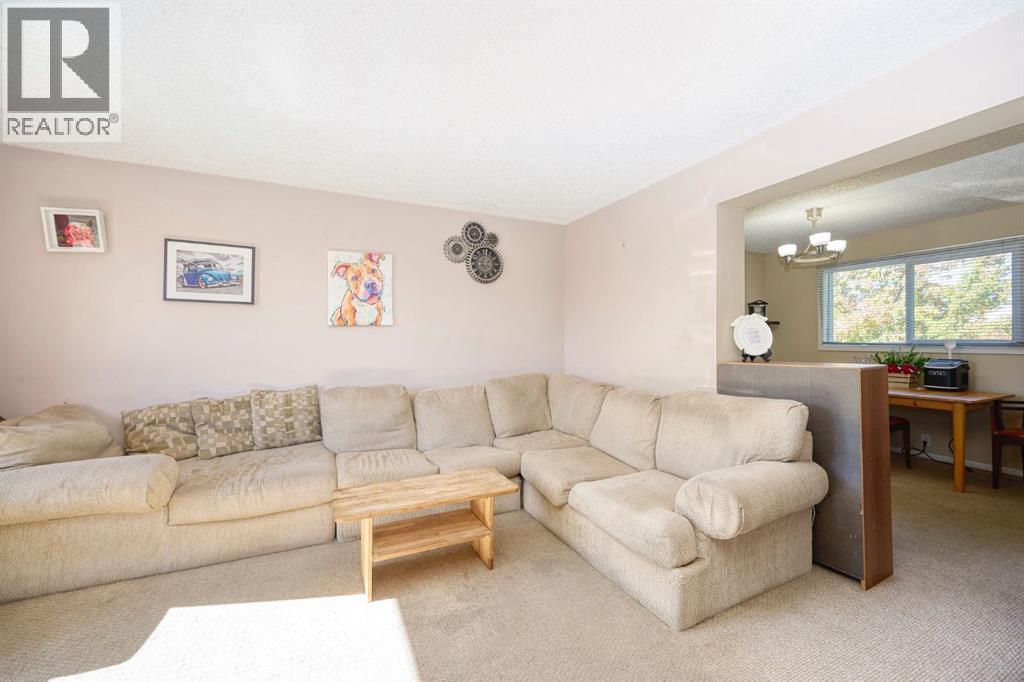 24 Hunters Gate, Okotoks, Alberta  T1S 1K9 - Photo 3 - A2260468