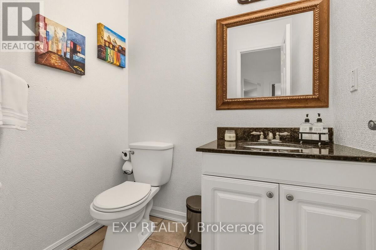 105 Warner Drive, Oakville, Ontario  L6L 6G5 - Photo 15 - W12435408