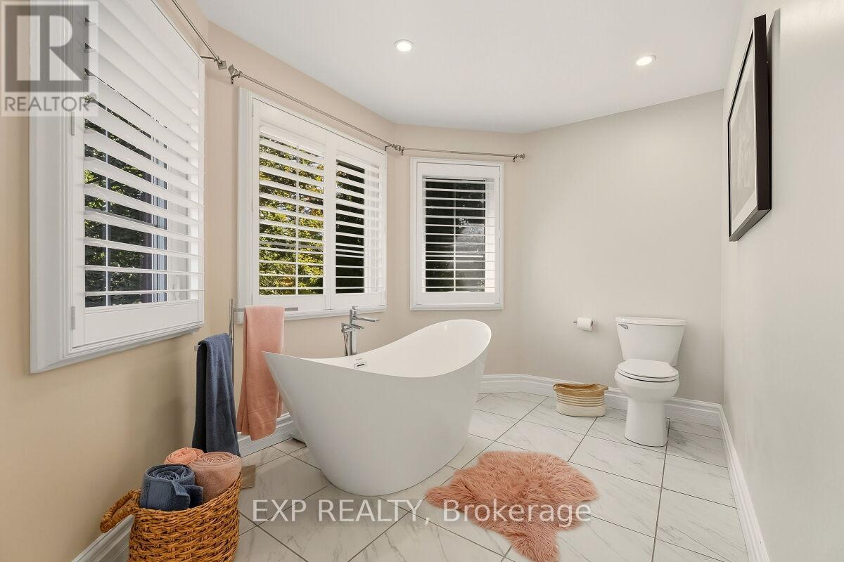 105 Warner Drive, Oakville, Ontario  L6L 6G5 - Photo 18 - W12435408