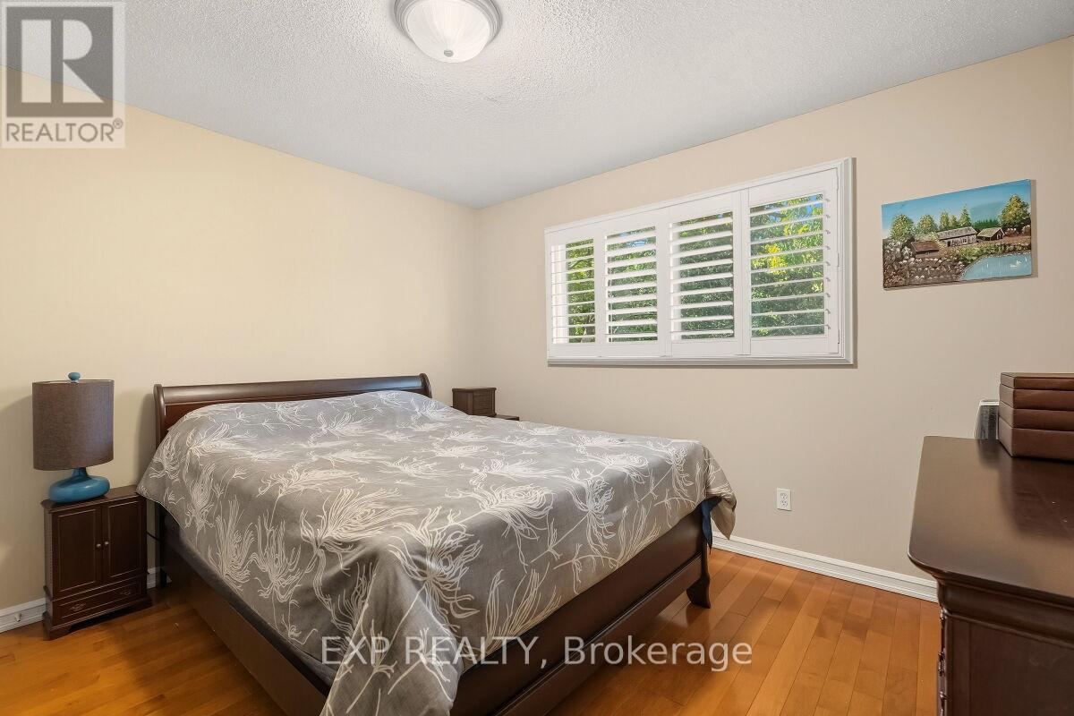 105 Warner Drive, Oakville, Ontario  L6L 6G5 - Photo 21 - W12435408