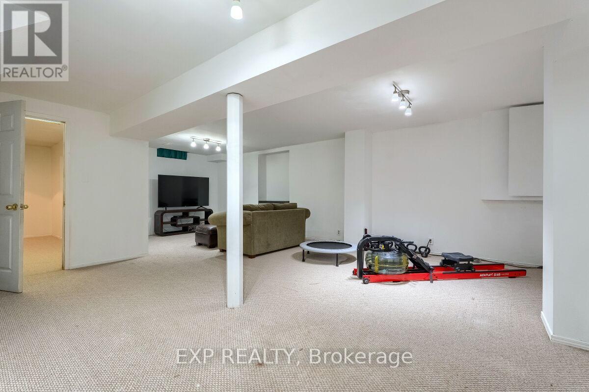 105 Warner Drive, Oakville, Ontario  L6L 6G5 - Photo 27 - W12435408