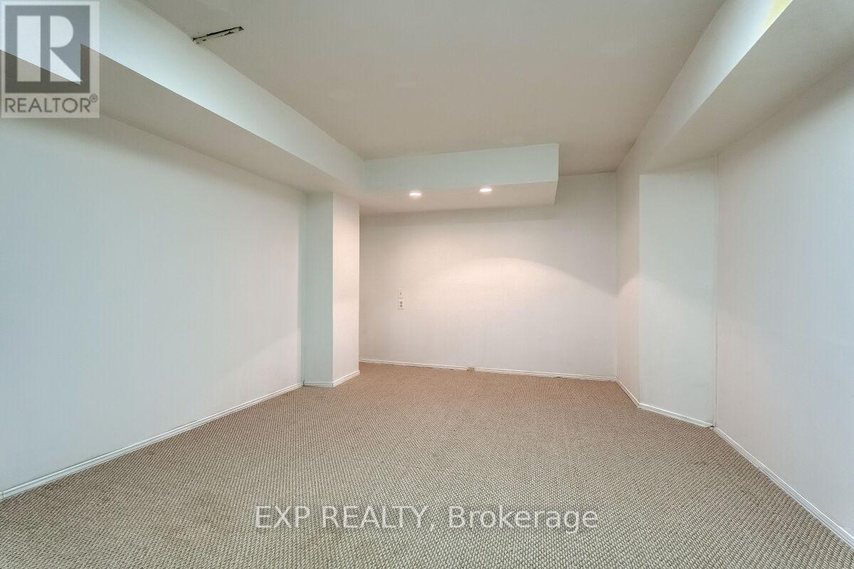 105 Warner Drive, Oakville, Ontario  L6L 6G5 - Photo 30 - W12435408