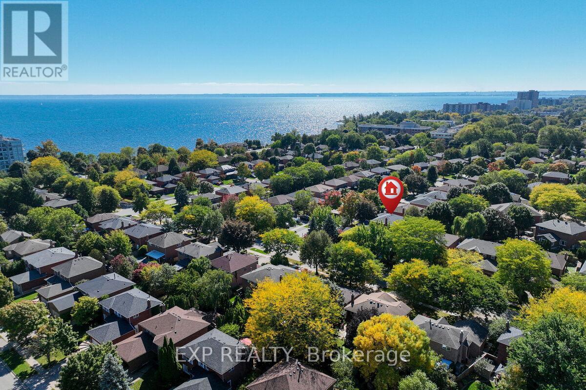105 Warner Drive, Oakville, Ontario  L6L 6G5 - Photo 35 - W12435408