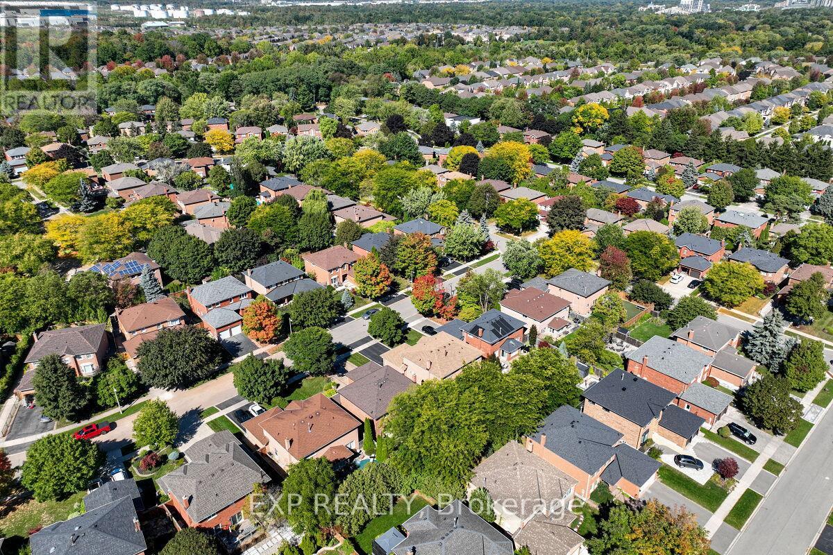 105 Warner Drive, Oakville, Ontario  L6L 6G5 - Photo 37 - W12435408