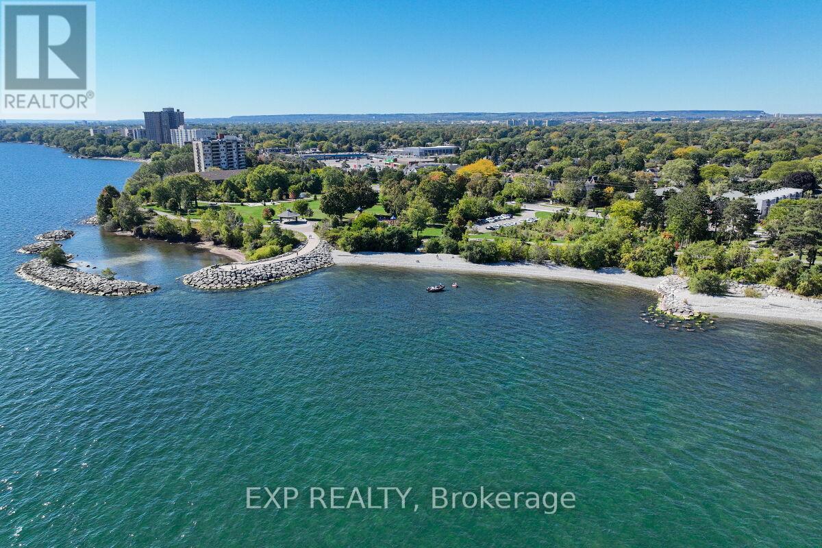 105 Warner Drive, Oakville, Ontario  L6L 6G5 - Photo 40 - W12435408