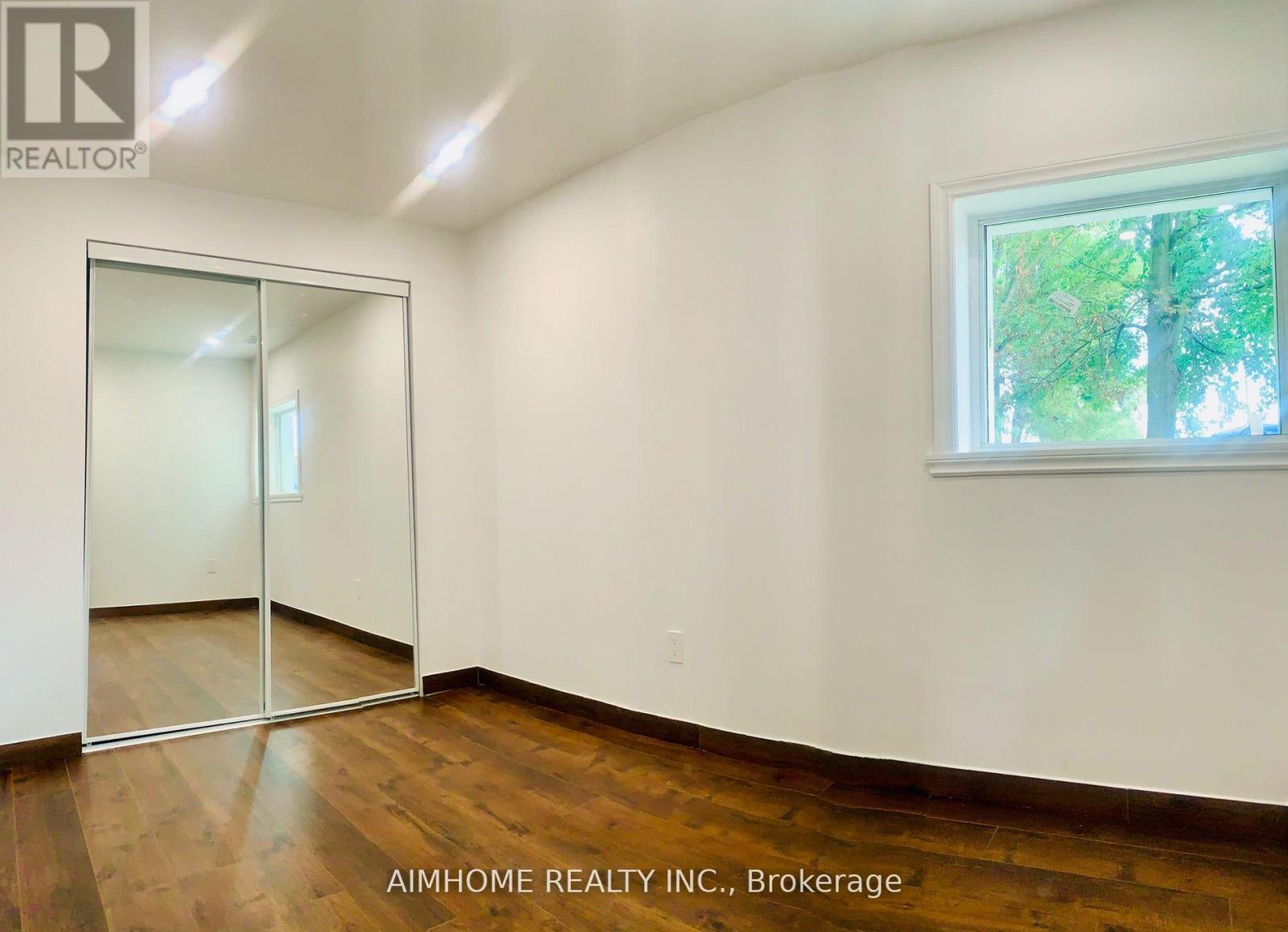 Garden House - 7a Connorvale Avenue, Toronto, Ontario  M8W 3Z9 - Photo 5 - W12435452